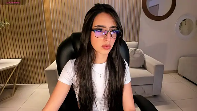 Snapshot of LarisaSmirnov chatting on 10.23.25 LarisaSmirnov online show from 10.23.25