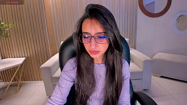 Snapshot of LarisaSmirnov chatting on 10.24.25 LarisaSmirnov online show from 10.24.25