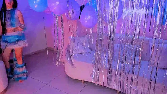 Snapshot of LarisaSmirnov chatting on 10.25.25 LarisaSmirnov online show from 10.25.25