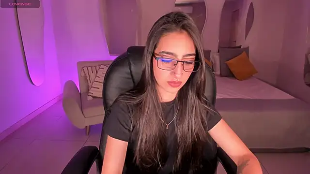 Snapshot of LarisaSmirnov chatting on 12.01.25 LarisaSmirnov online show from 12.01.25