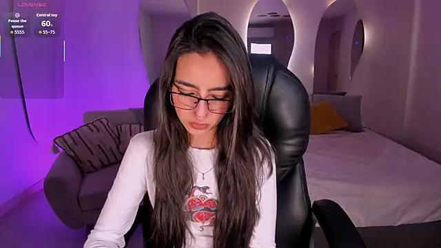 Snapshot of LarisaSmirnov chatting on 12.05.25 LarisaSmirnov online show from 12.05.25