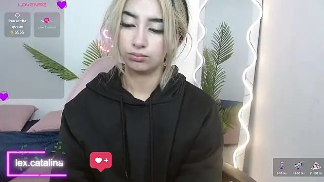 Snapshot of Malory_tay1 chatting on 09.21.25 Malory tay1 online show from 09.21.25