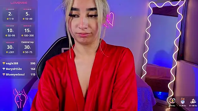 Snapshot of Malory_tay1 chatting on 11.28.25 Malory tay1 online show from 11.28.25