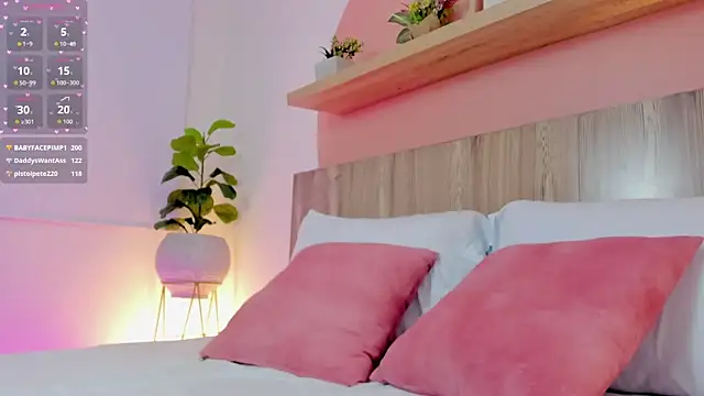 Snapshot of nina_blake chatting on 11.21.25 nina blake online show from 11.21.25