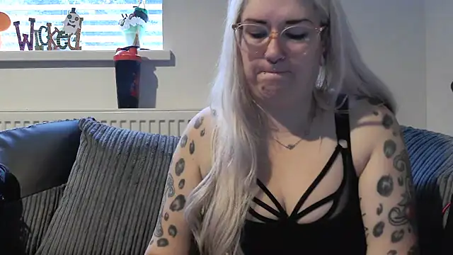 Sizzling Indie36 online show from 10.17.25