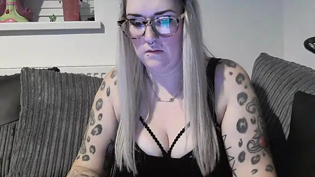 Sizzling Indie36 online show from 11.15.25