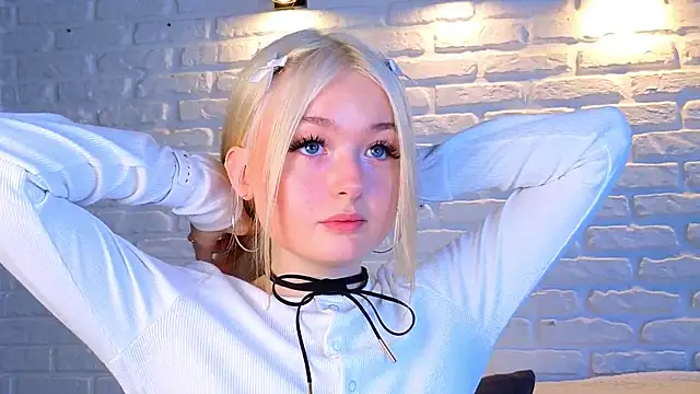 minigirl online show from 03.18.25