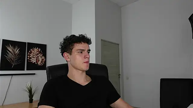 Snapshot of Brad_Holloway chatting on 10.08.25 Brad Holloway online show from 10.08.25