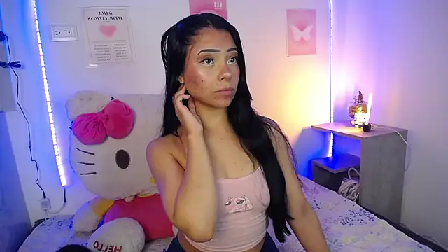 Snapshot of Emilybutterfly1 chatting on 11.20.25 Emilybutterfly1 online show from 11.20.25