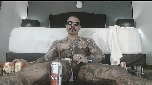 Snapshot of danilog515 chatting on 10.29.25 danilog515 online show from 10.29.25