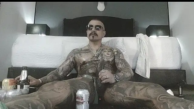 Snapshot of danilog515 chatting on 11.16.25 danilog515 online show from 11.16.25