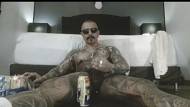 Snapshot of danilog515 chatting on 11.18.25 danilog515 online show from 11.18.25