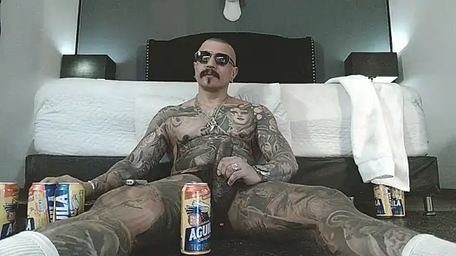 Snapshot of danilog515 chatting on 11.28.25 danilog515 online show from 11.28.25