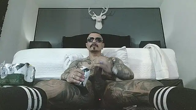 Snapshot of danilog515 chatting on 04.15.26 danilog515 online show from 04.15.26