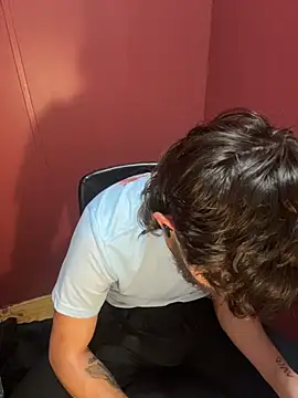 Snapshot of bwcizThrobbing chatting on 11.05.25 bwcizThrobbing online show from 11.05.25