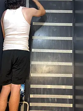 bwcizThrobbing online show from 12.22.25