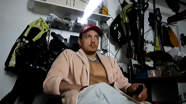 Snapshot of TAIZ69WORLD chatting on 09.15.25 TAIZ69WORLD online show from 09.15.25