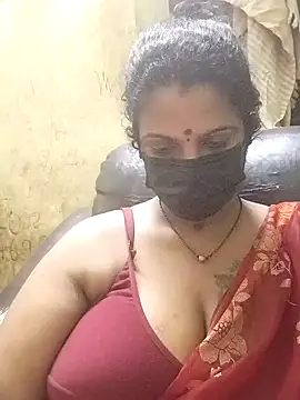 Snapshot of poojaa-rani chatting on 02.02.26 poojaa-rani online show from 02.02.26