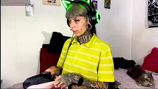 Snapshot of d3m0ny0_0 chatting on 03.28.26 d3m0ny0 0 online show from 03.28.26