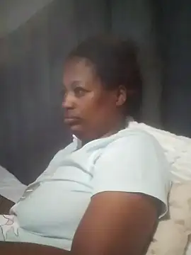 Snapshot of sexylira chatting on 09.10.25 sexylira online show from 09.10.25