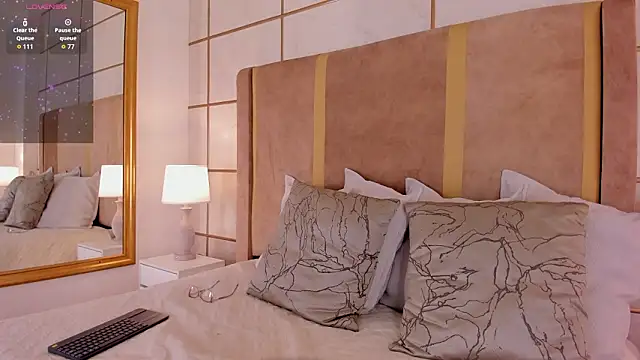 Snapshot of laurencarter1 chatting on 02.19.26 laurencarter1 online show from 02.19.26