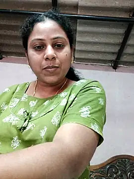 Snapshot of JENNIFERtamil chatting on 11.20.25 JENNIFERtamil online show from 11.20.25