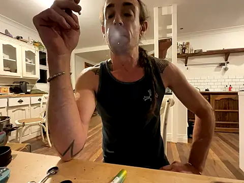 Snapshot of mastertittiefkr chatting on 11.18.25 mastertittiefkr online show from 11.18.25