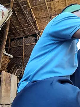 Snapshot of hot_integer chatting on 11.29.25 hot integer online show from 11.29.25