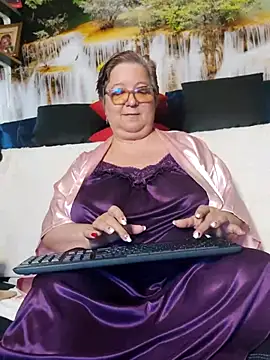 Snapshot of QueenPammy1 chatting on 04.04.26 QueenPammy1 online show from 04.04.26