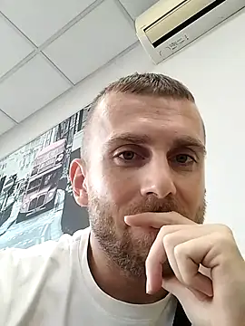 Snapshot of trainwithme chatting on 09.23.25 trainwithme online show from 09.23.25