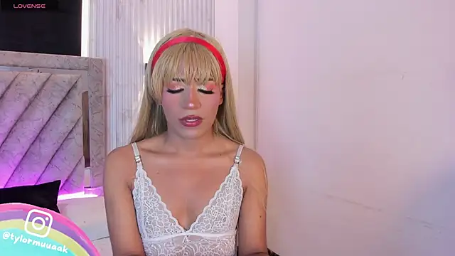 Taylor Harveey online show from 01.08.26