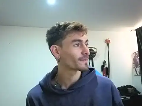 Snapshot of Aaron_malikk chatting on 03.25.26 Aaron malikk online show from 03.25.26
