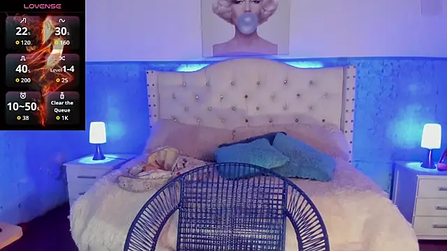 Snapshot of dirtyBBWplay chatting on 09.18.25 dirtyBBWplay online show from 09.18.25