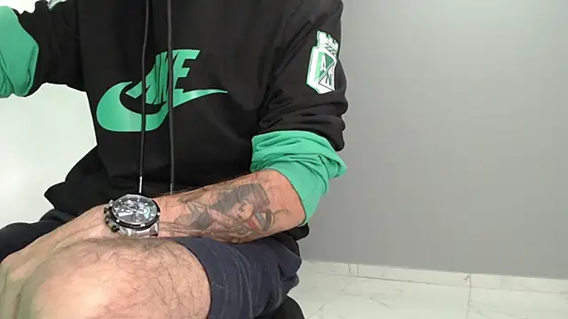 Snapshot of bigdick_monster1 chatting on 10.17.25 bigdick monster1 online show from 10.17.25