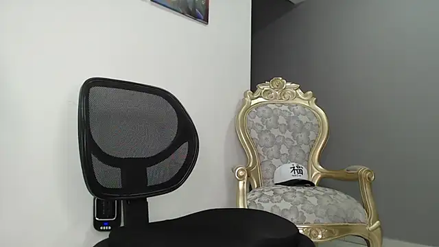 Snapshot of bigdick_monster1 chatting on 10.31.25 bigdick monster1 online show from 10.31.25