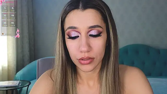 hot ass 18 online show from 04.18.26