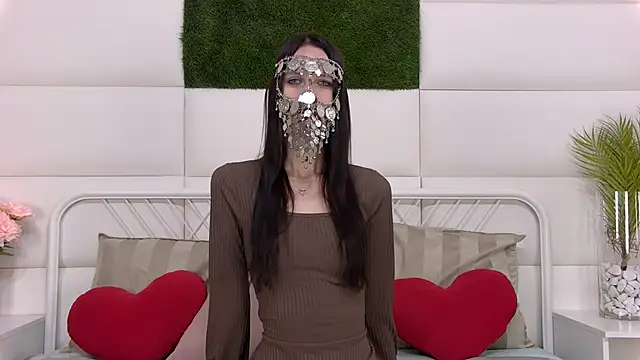 Snapshot of TaraHarris chatting on 09.15.25 TaraHarris online show from 09.15.25