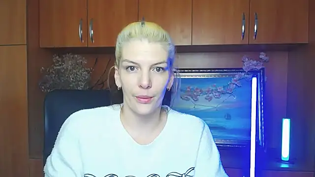 VanessaRey  online show from 04.08.26