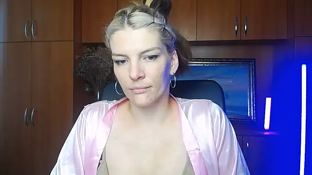 VanessaRey  online show from 06.05.26