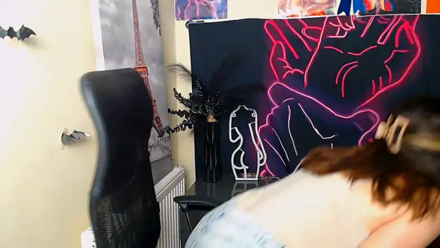 VanessaRey  online show from 06.18.26