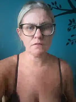 Snapshot of lady_gloria69 chatting on 07.22.26 lady gloria69 online show from 07.22.26