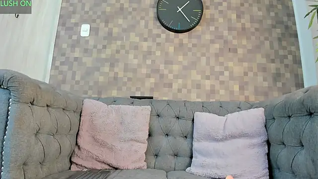 Snapshot of juliana_luque chatting on 10.30.25 juliana luque online show from 10.30.25