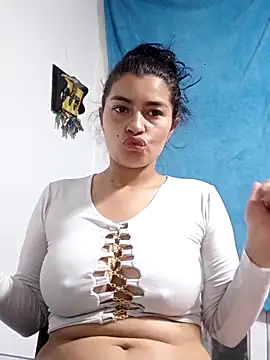 Snapshot of AlanaHotxx chatting on 09.11.25 AlanaHotxx online show from 09.11.25