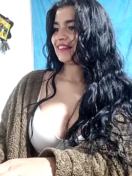 Snapshot of AlanaHotxx chatting on 09.16.25 AlanaHotxx online show from 09.16.25