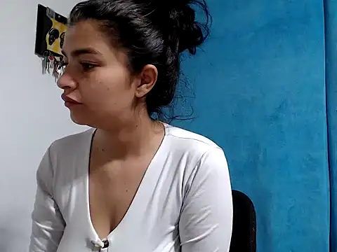 Snapshot of AlanaHotxx chatting on 09.27.25 AlanaHotxx online show from 09.27.25