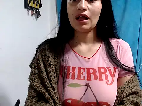 Snapshot of AlanaHotxx chatting on 11.20.25 AlanaHotxx online show from 11.20.25