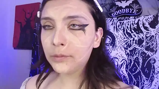 Snapshot of mikaskullcs chatting on 09.10.25 mikaskullcs online show from 09.10.25