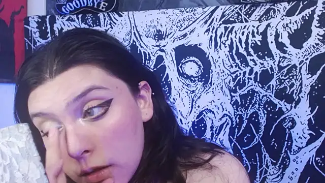 Snapshot of mikaskullcs chatting on 09.13.25 mikaskullcs online show from 09.13.25