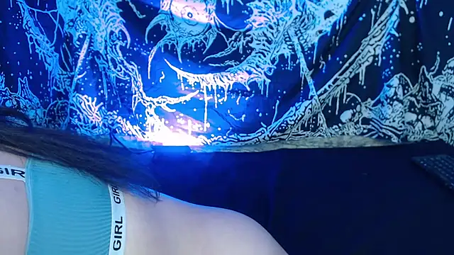 Snapshot of mikaskullcs chatting on 09.15.25 mikaskullcs online show from 09.15.25