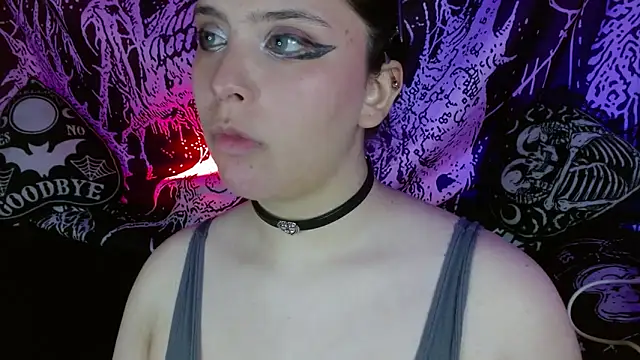 Snapshot of mikaskullcs chatting on 09.20.25 mikaskullcs online show from 09.20.25